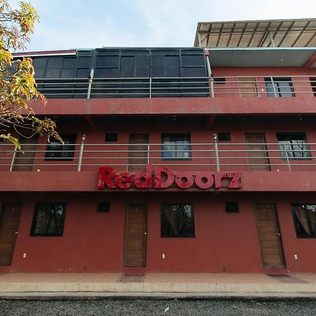 Reddoorz Plus At Malabag Silang - Vaccinated Staff Ngoại thất bức ảnh