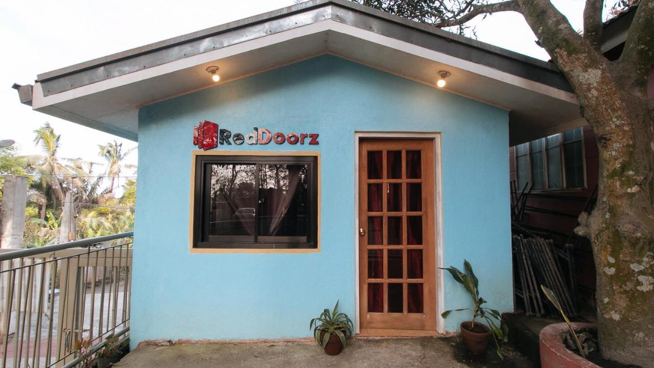 Reddoorz Plus At Malabag Silang - Vaccinated Staff Ngoại thất bức ảnh